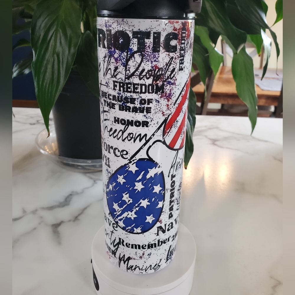 Patriotic USA 30oz Tumbler with duo lids 🎉sale